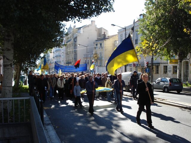 Мирна хода у Лісабоні до роковин Голодомору 32.33 років